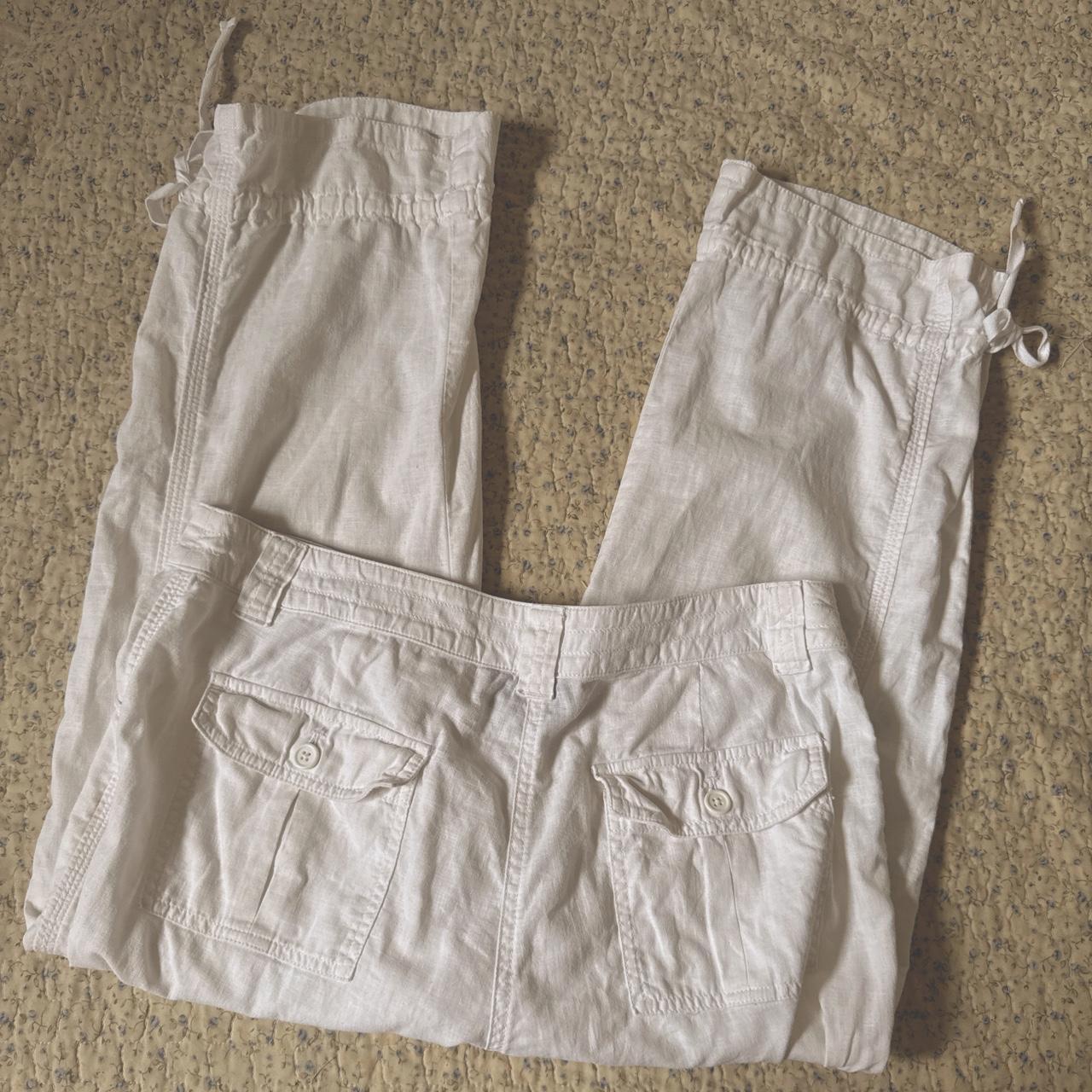 White cargo capri pants (M)