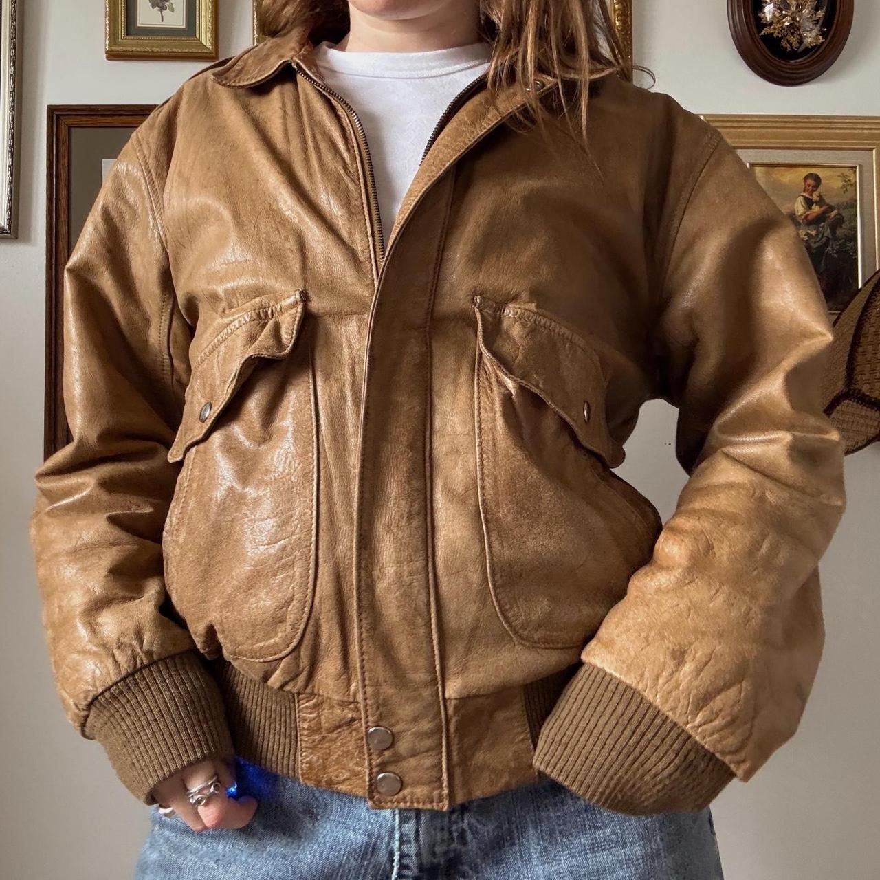 Brown leather bomber jacket (M)