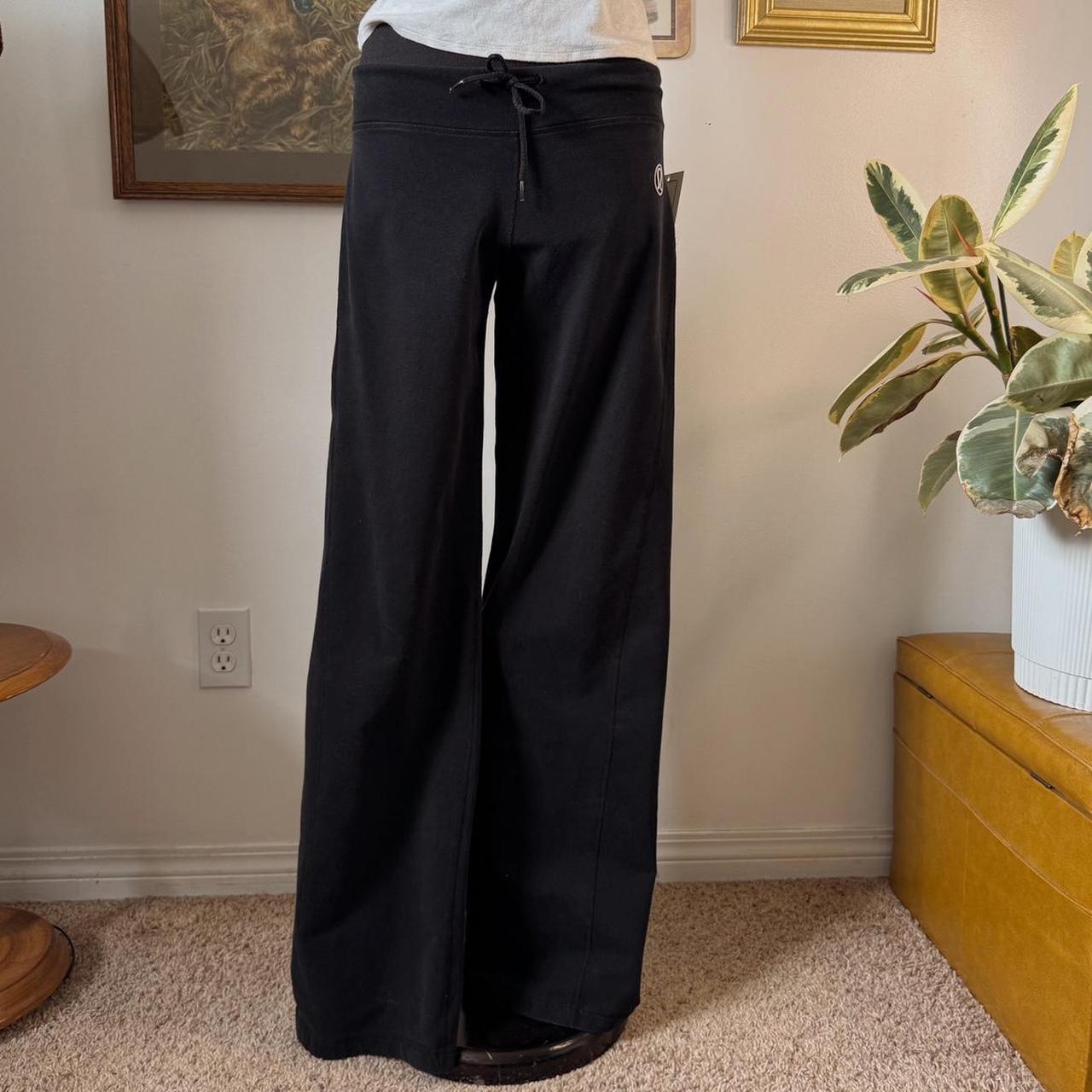 Y2K wide leg Lululemon sweatpants (M)