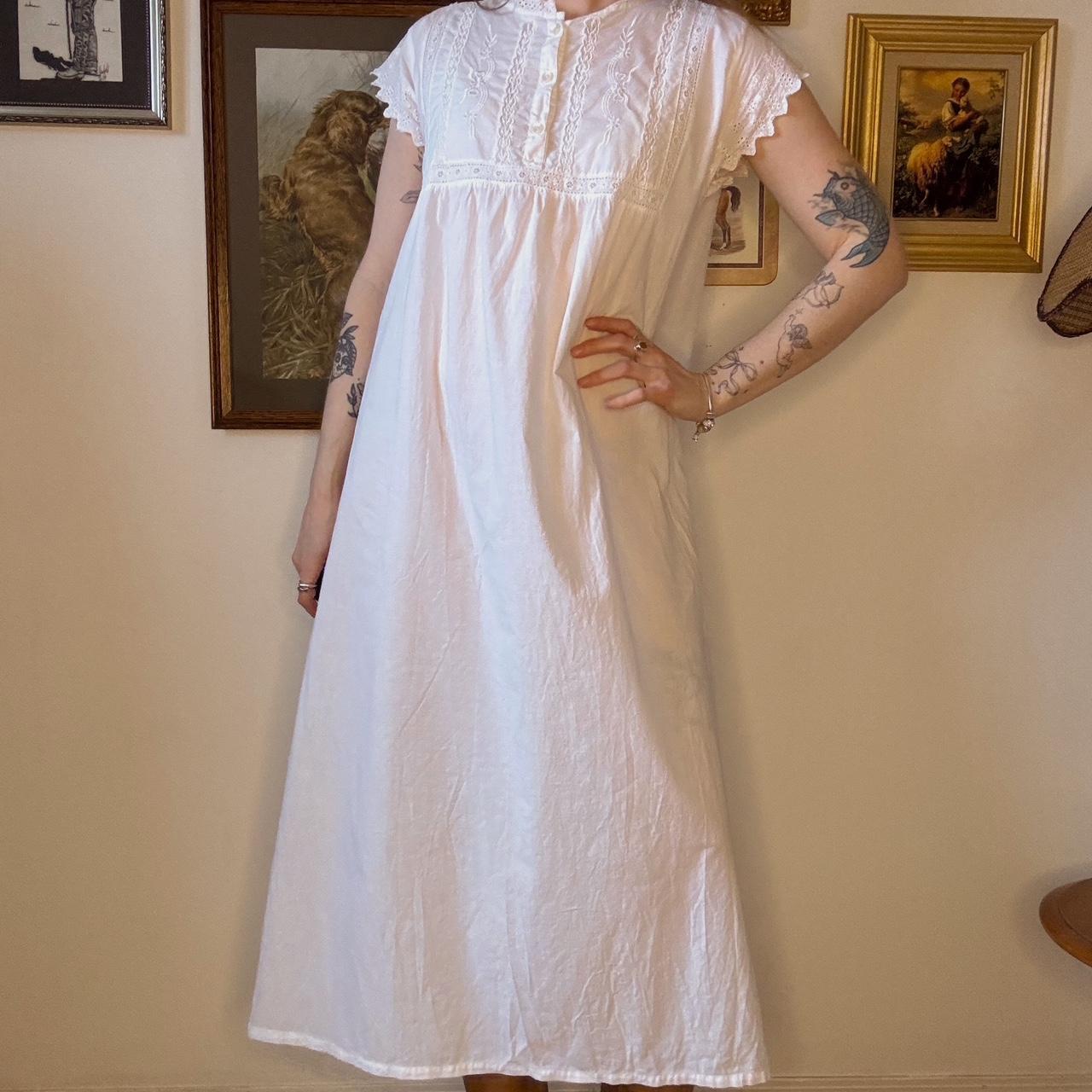 White lace vintage nightgown (S)