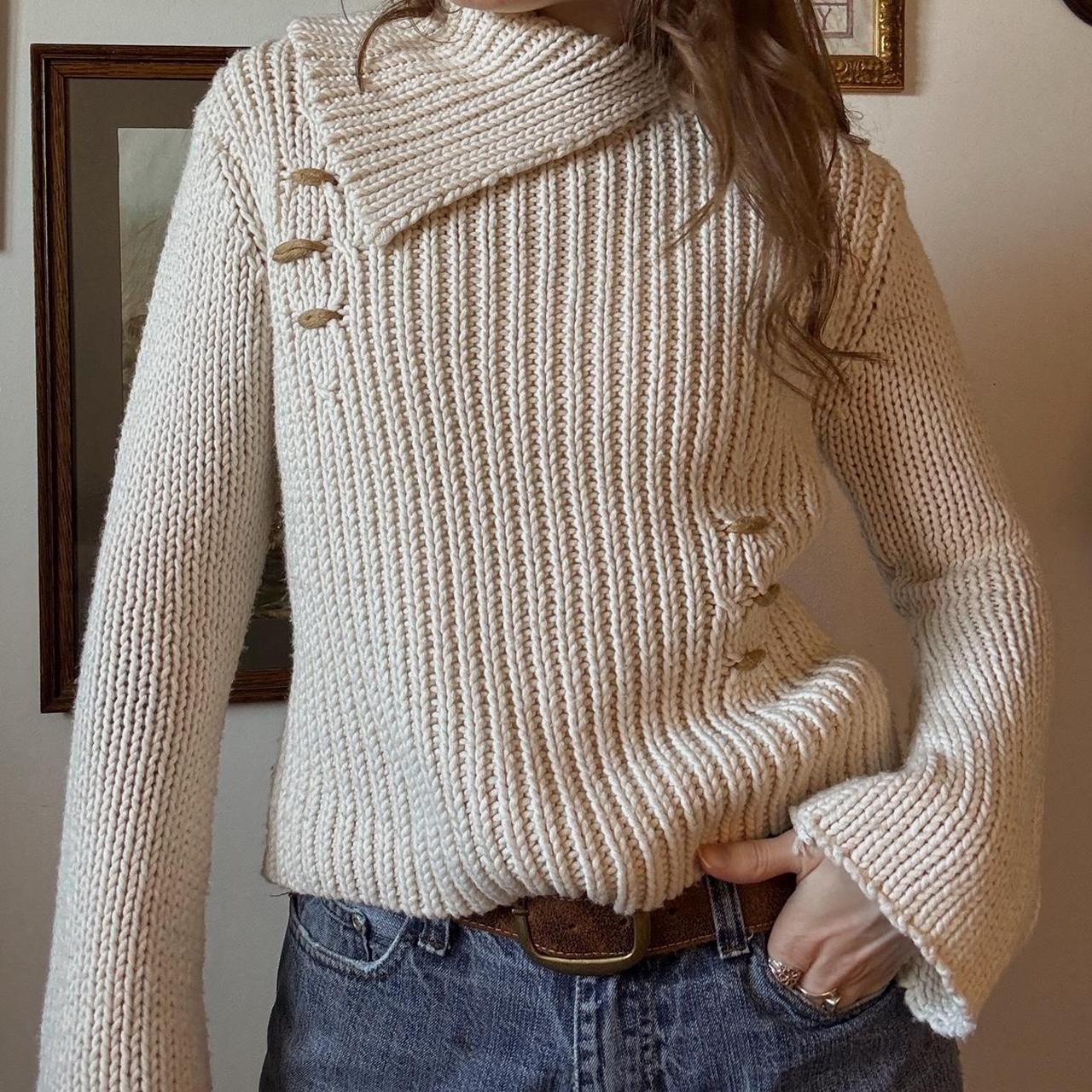 Y2K cream bell sleeve sweater (M)