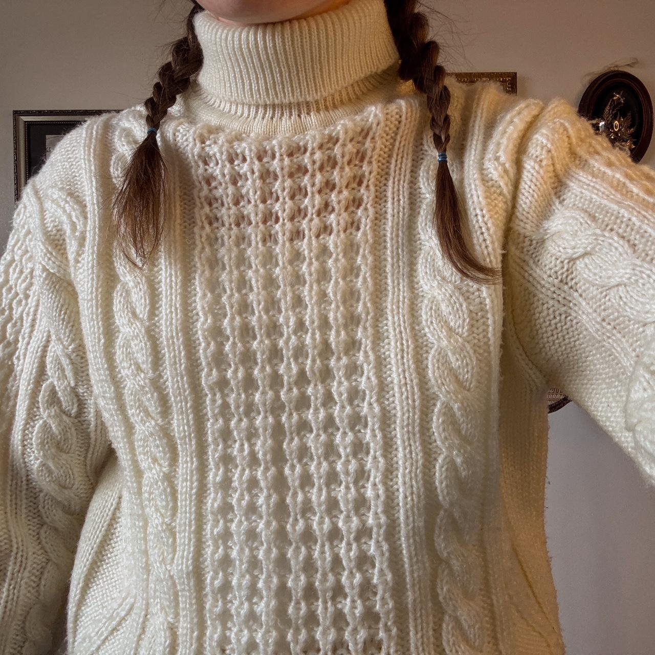 Cream cable knit turtleneck sweater (M)