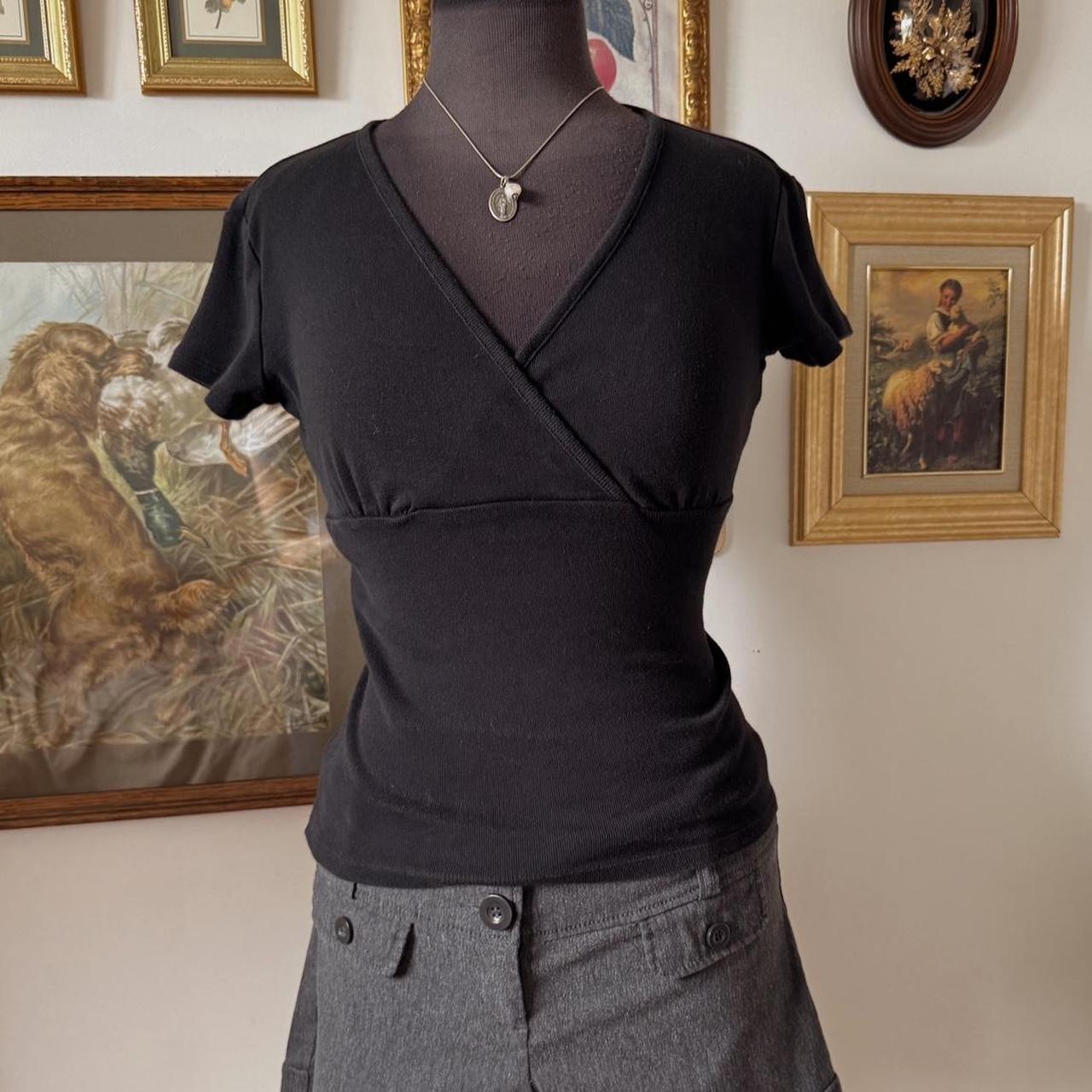 Y2K v-neck baby tee (XS)