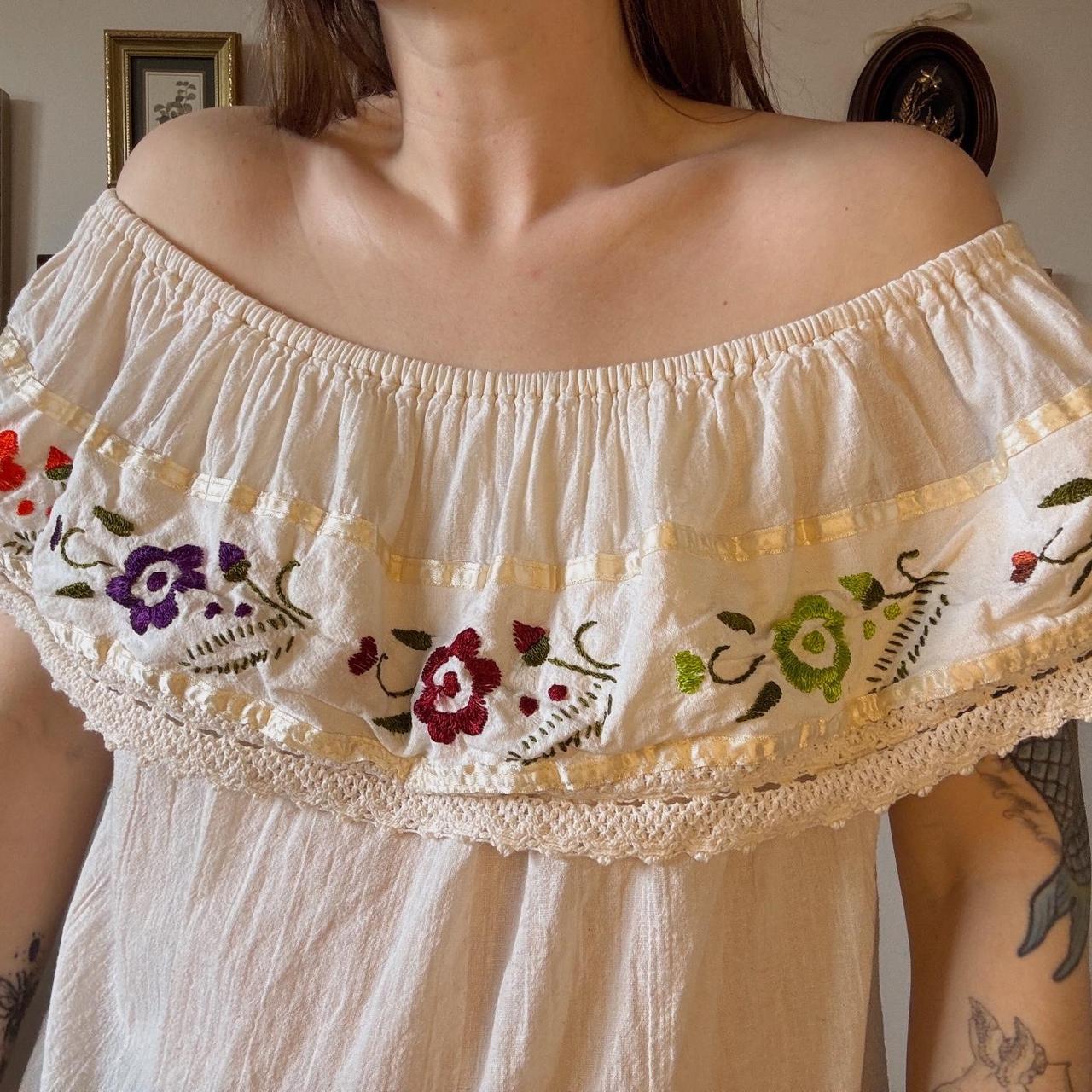 Whimsical ruffle summer top (L)