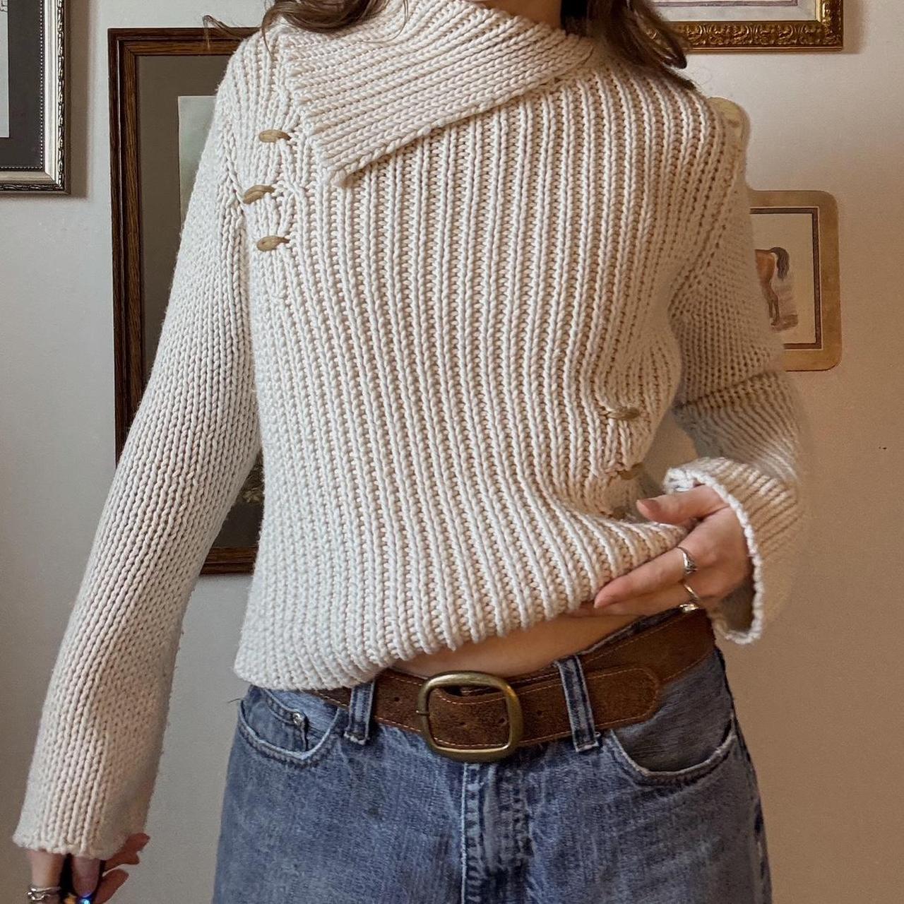 Y2K cream bell sleeve sweater (M)