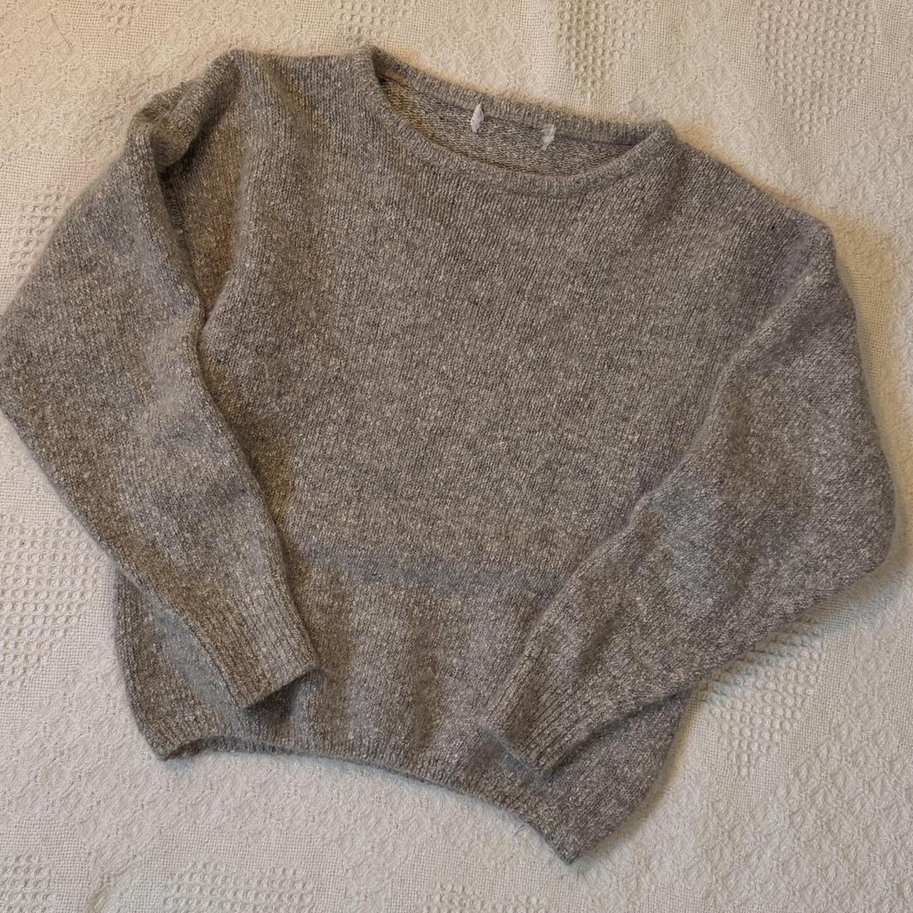 Soft grey knit sweater (S)