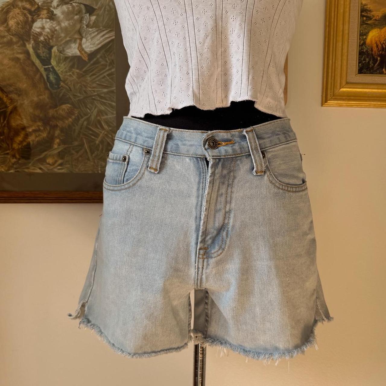 90s light wash denim shorts (30")