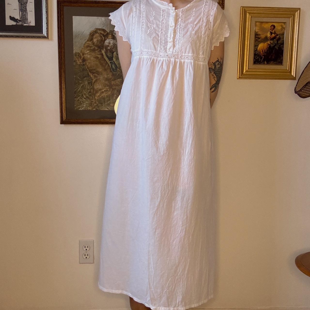 White lace vintage nightgown (S)