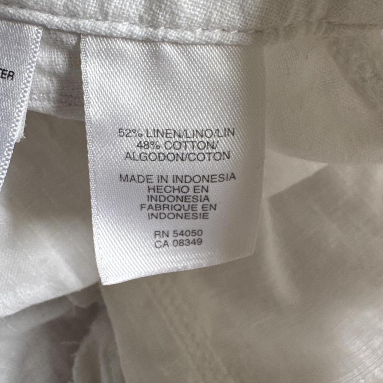 White cargo capri pants (M)