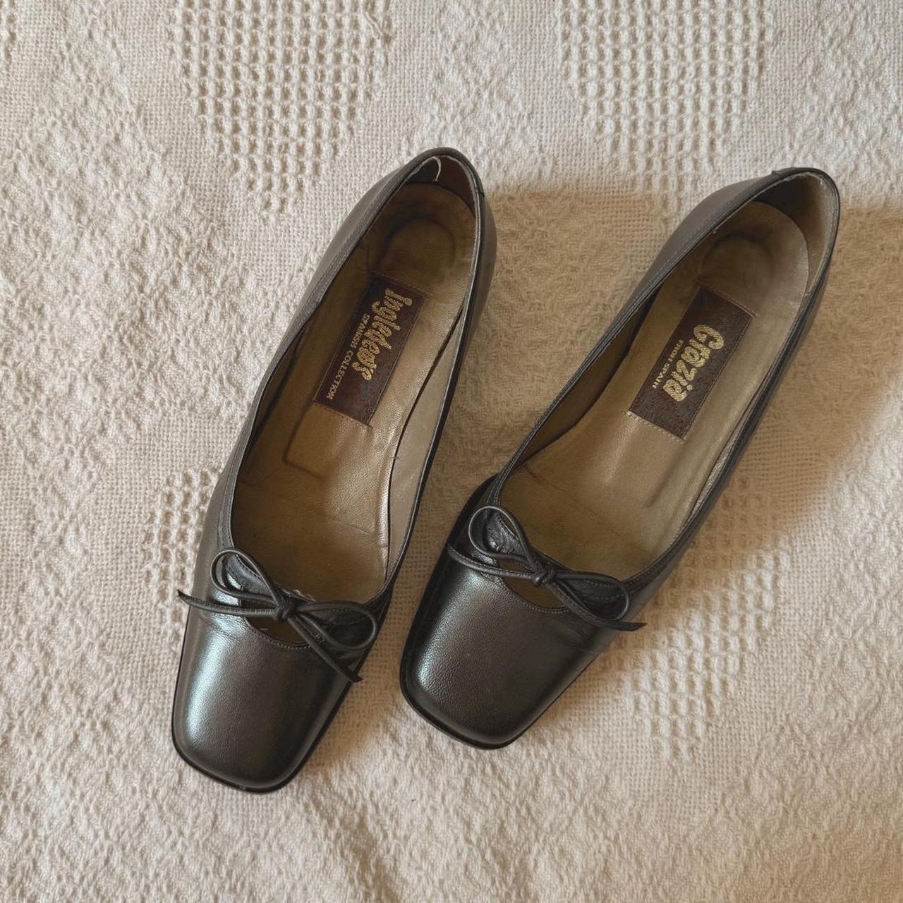 Dark silver flats (7)