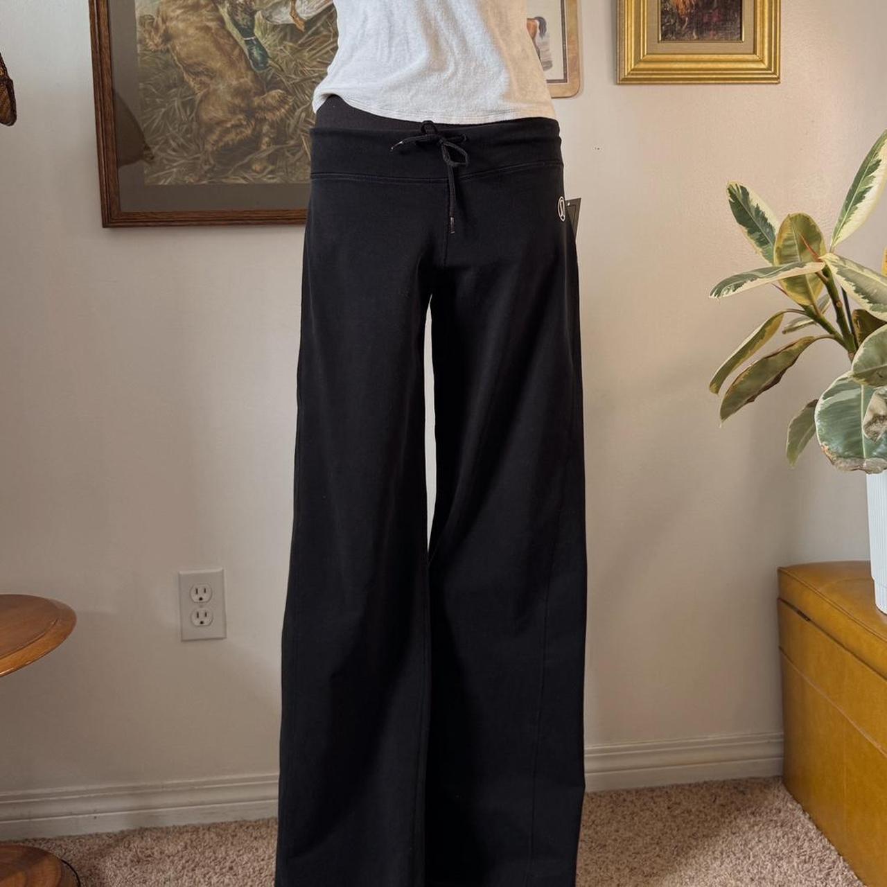 Y2K wide leg Lululemon sweatpants (M)