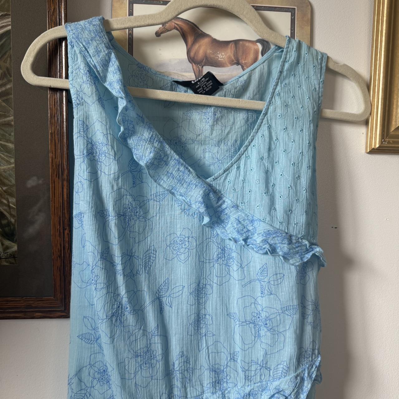 Light blue floral ruffle tank top (L)