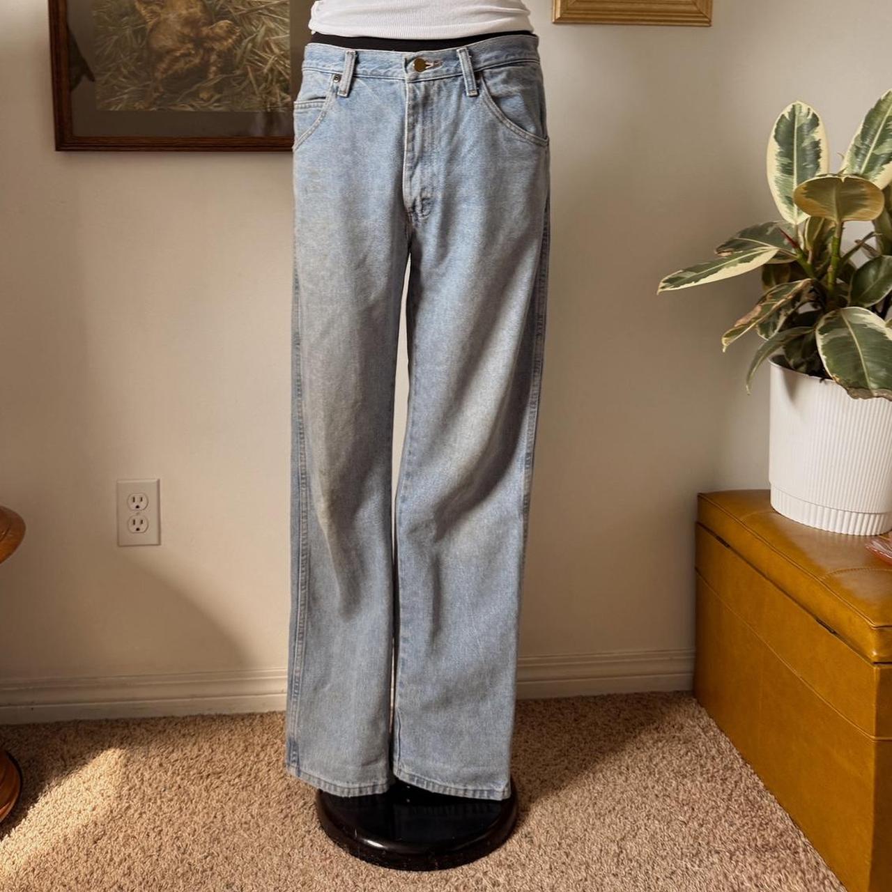 Baggy light wash wrangler jeans (33")