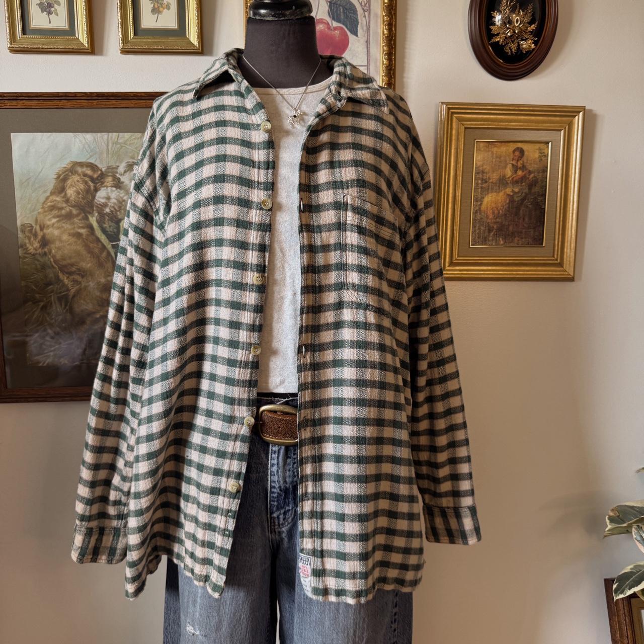 90s green flannel button up (XL)