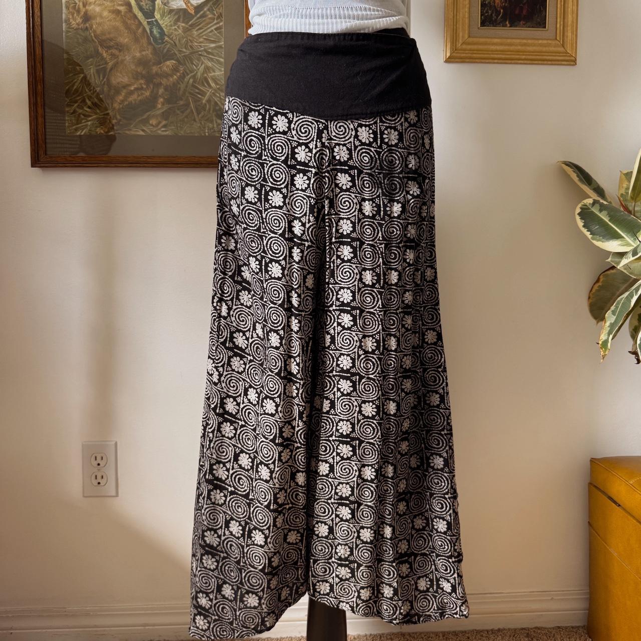 Wide leg flowy whimsical pants (S/M)