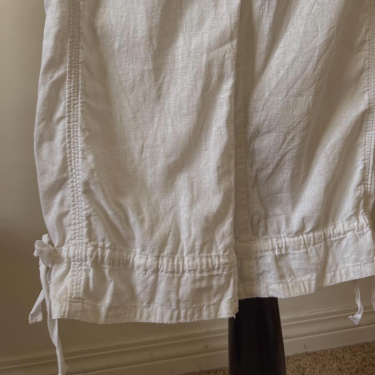 White cargo capri pants (M)