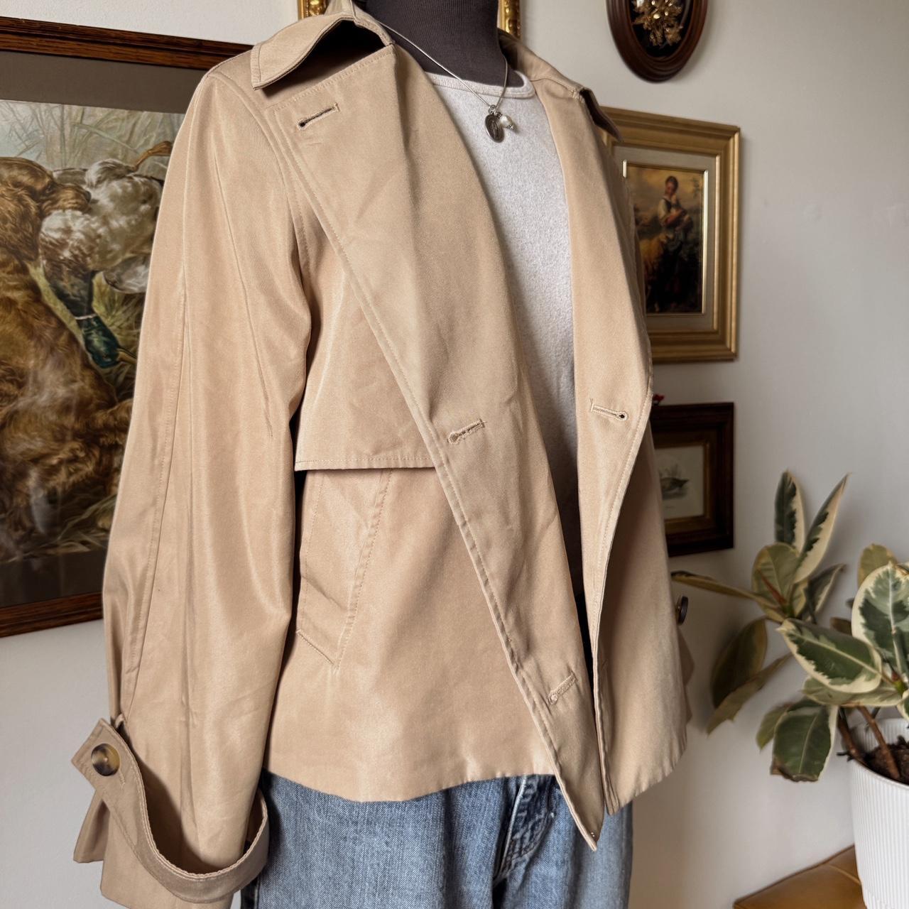 Tan cropped trench coat (M)