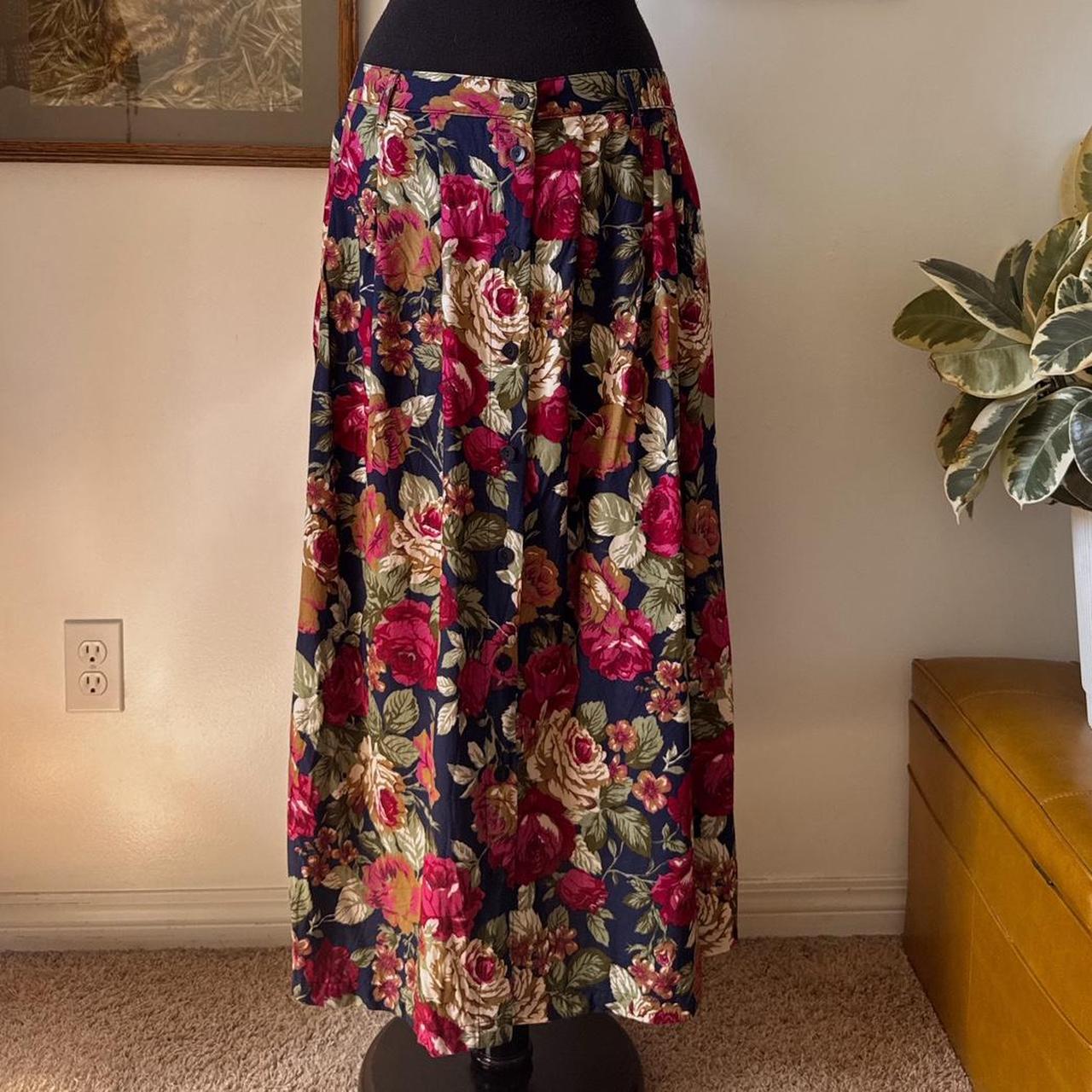 90s whimsigoth maxi skirt (M/L)