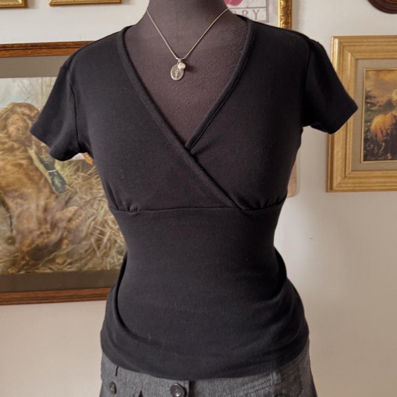 Y2K v-neck baby tee (XS)