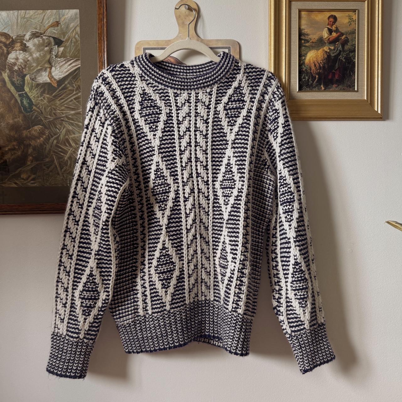 Navy fisherman knit sweater (S)