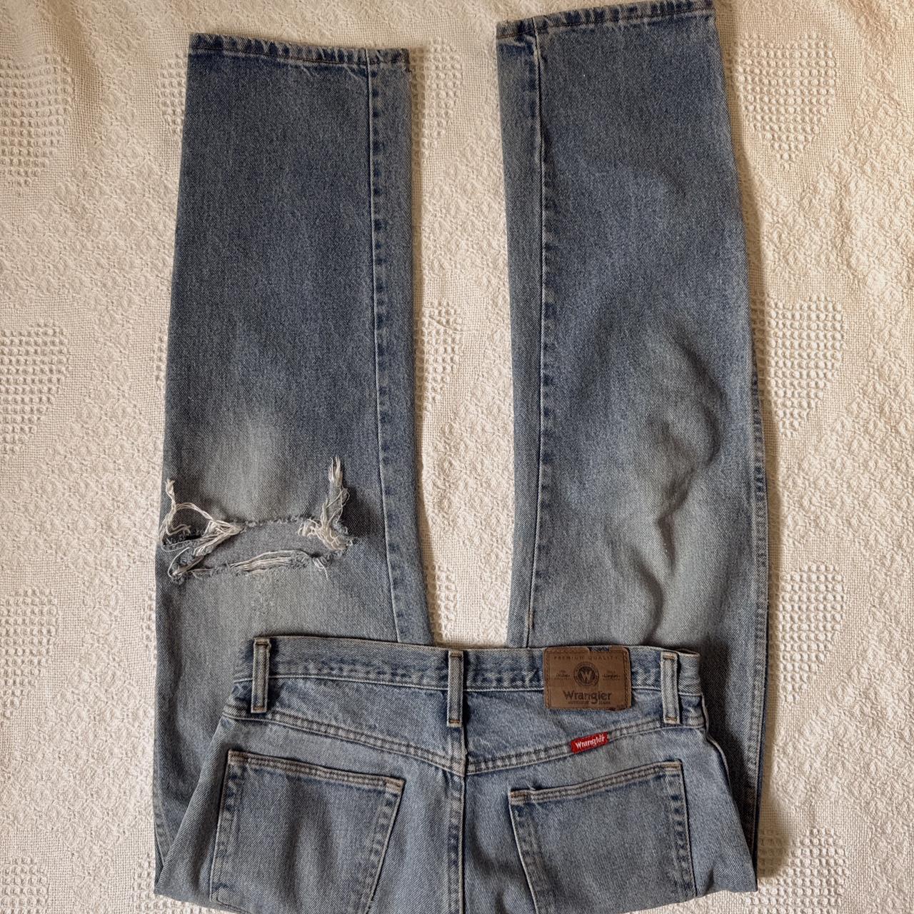Distressed Wrangler blue jeans (32")