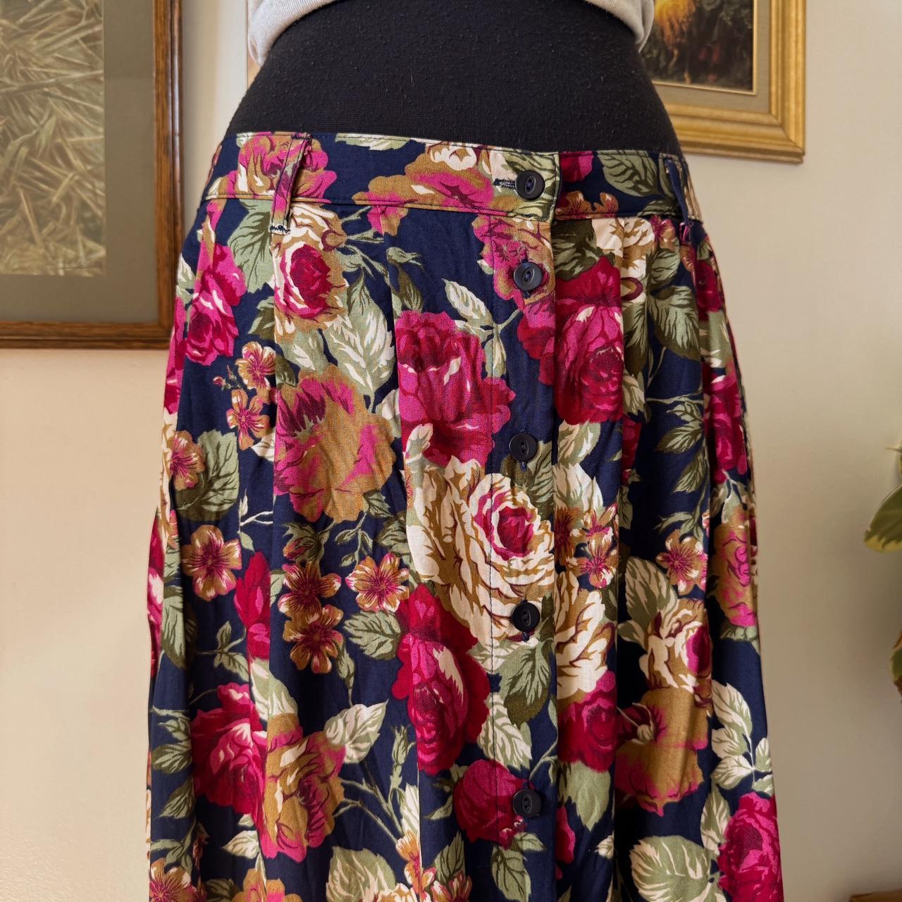 90s whimsigoth maxi skirt (M/L)