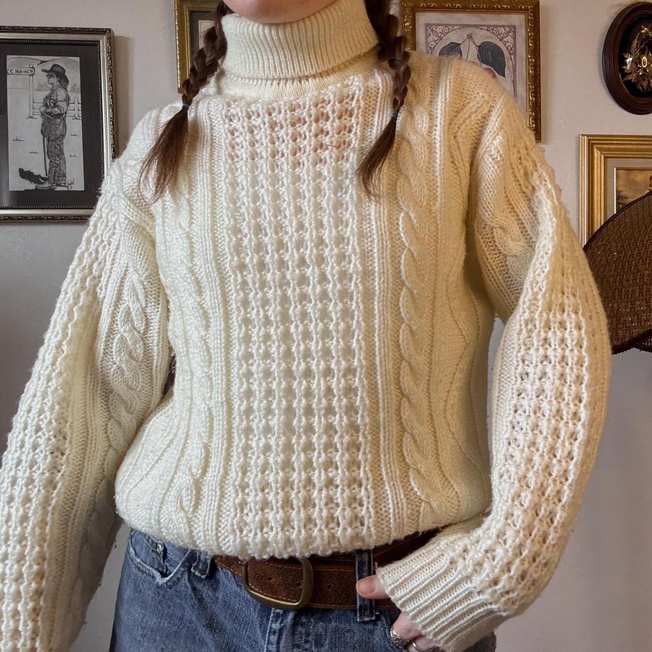 Cream cable knit turtleneck sweater (M)