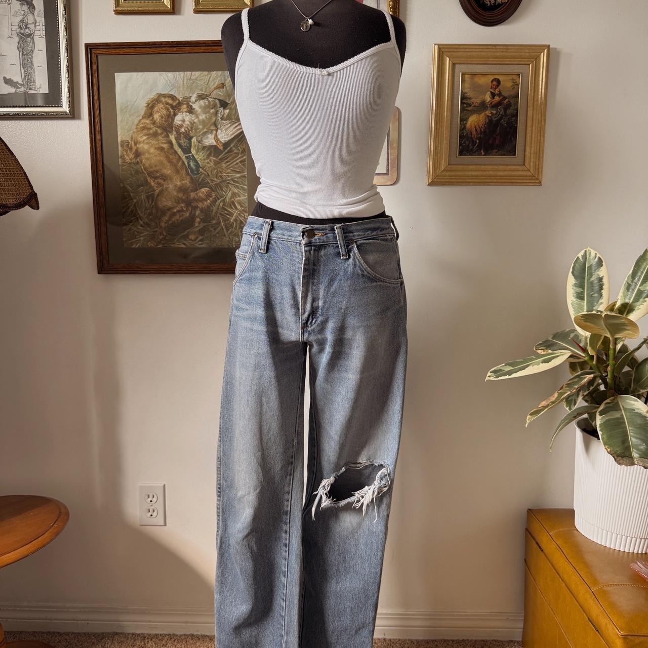 Distressed Wrangler blue jeans (32")
