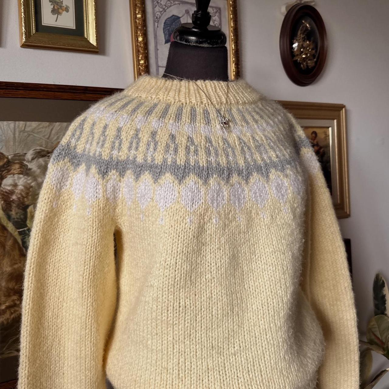 Butter yellow vintage knit sweater (S)