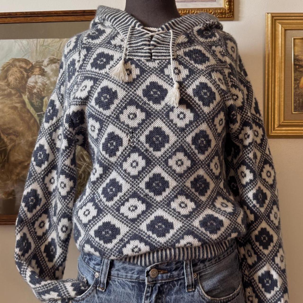 Navy floral knit hooded sweater (S/M)