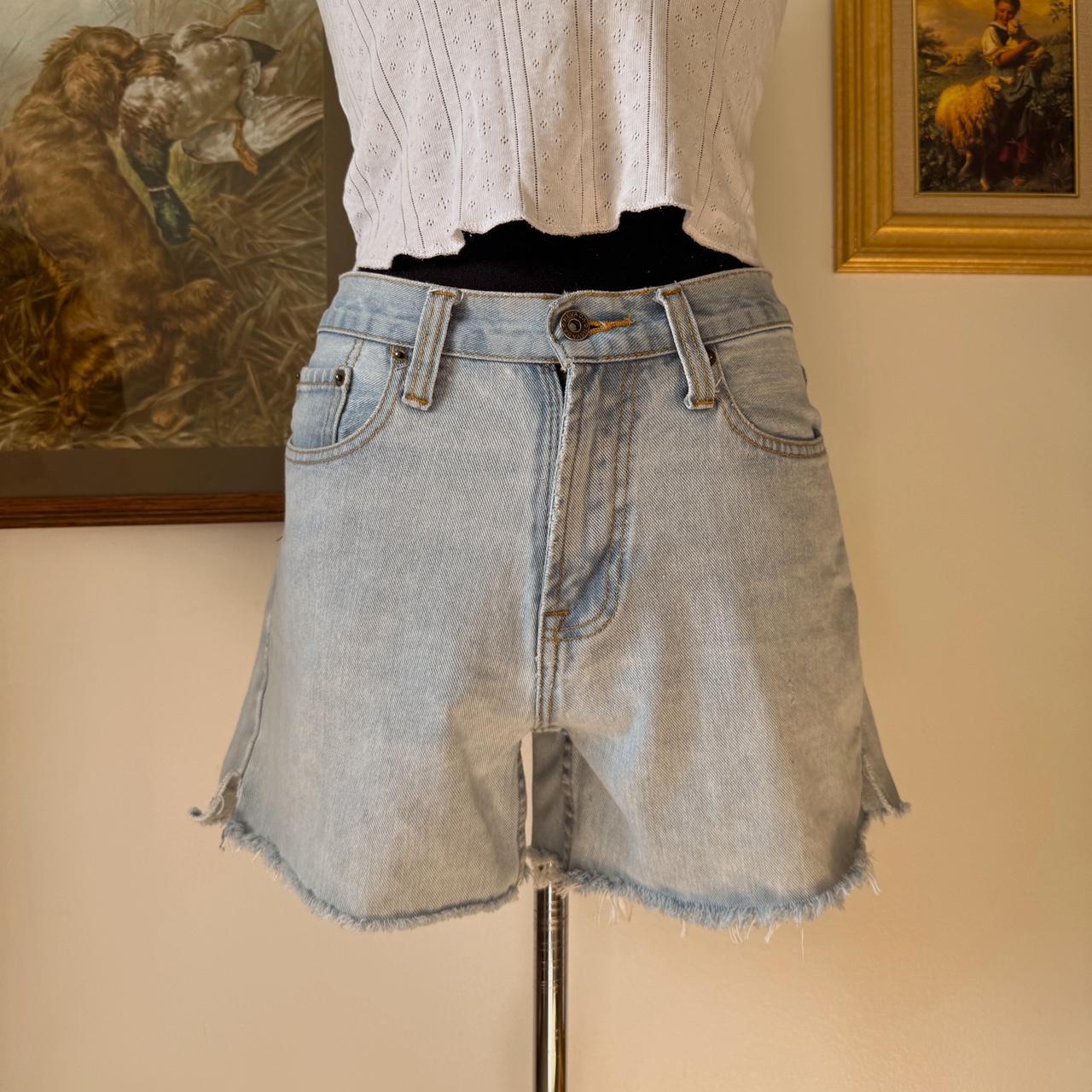 90s light wash denim shorts (30")