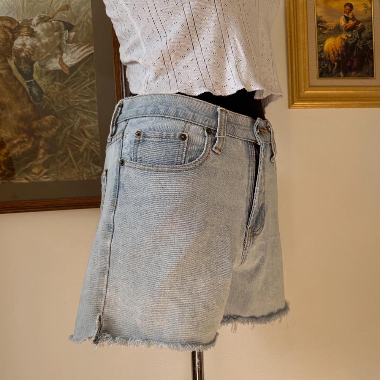 90s light wash denim shorts (30")