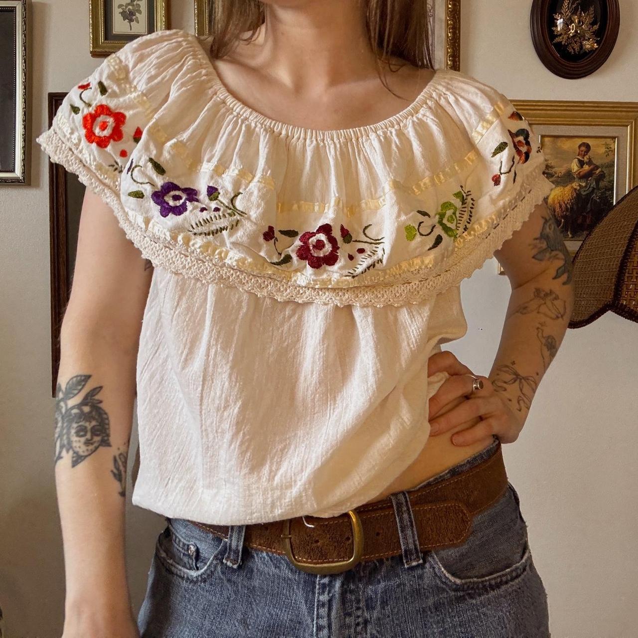 Whimsical ruffle summer top (L)
