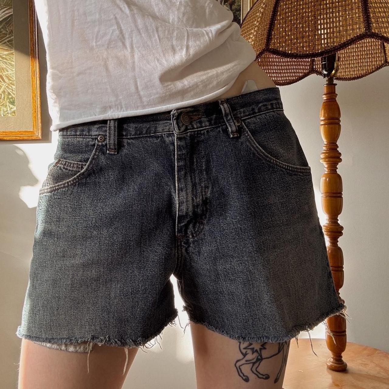 Vintage wrangler denim shorts (32")