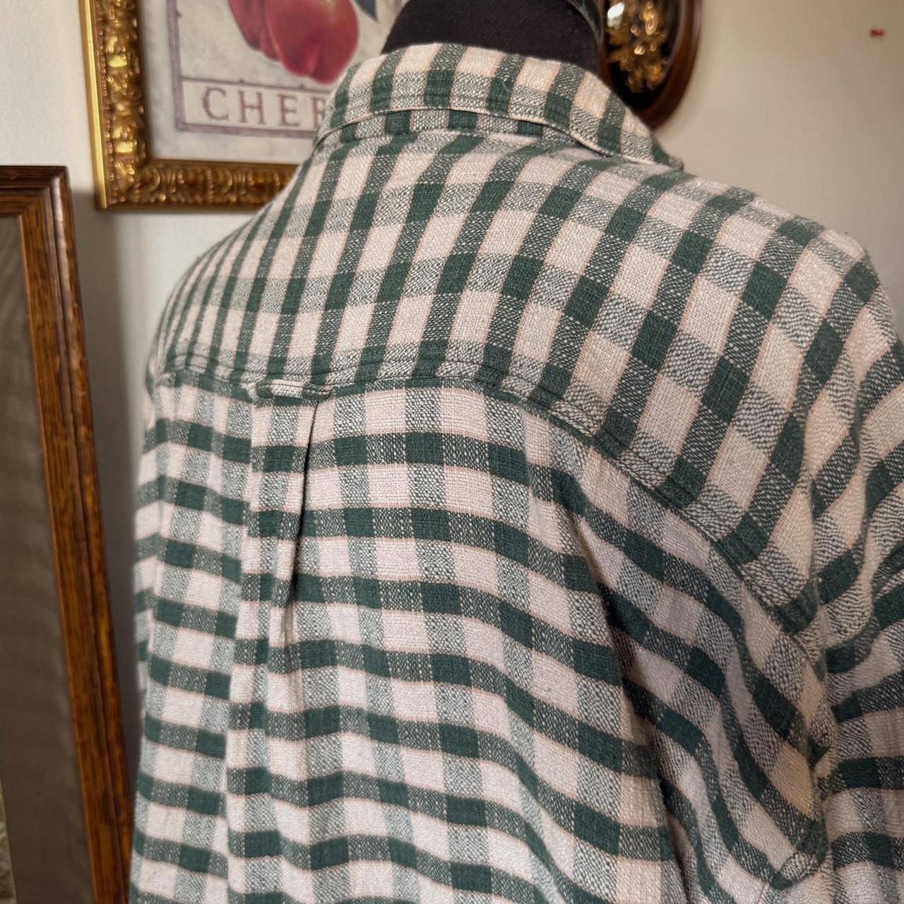90s green flannel button up (XL)