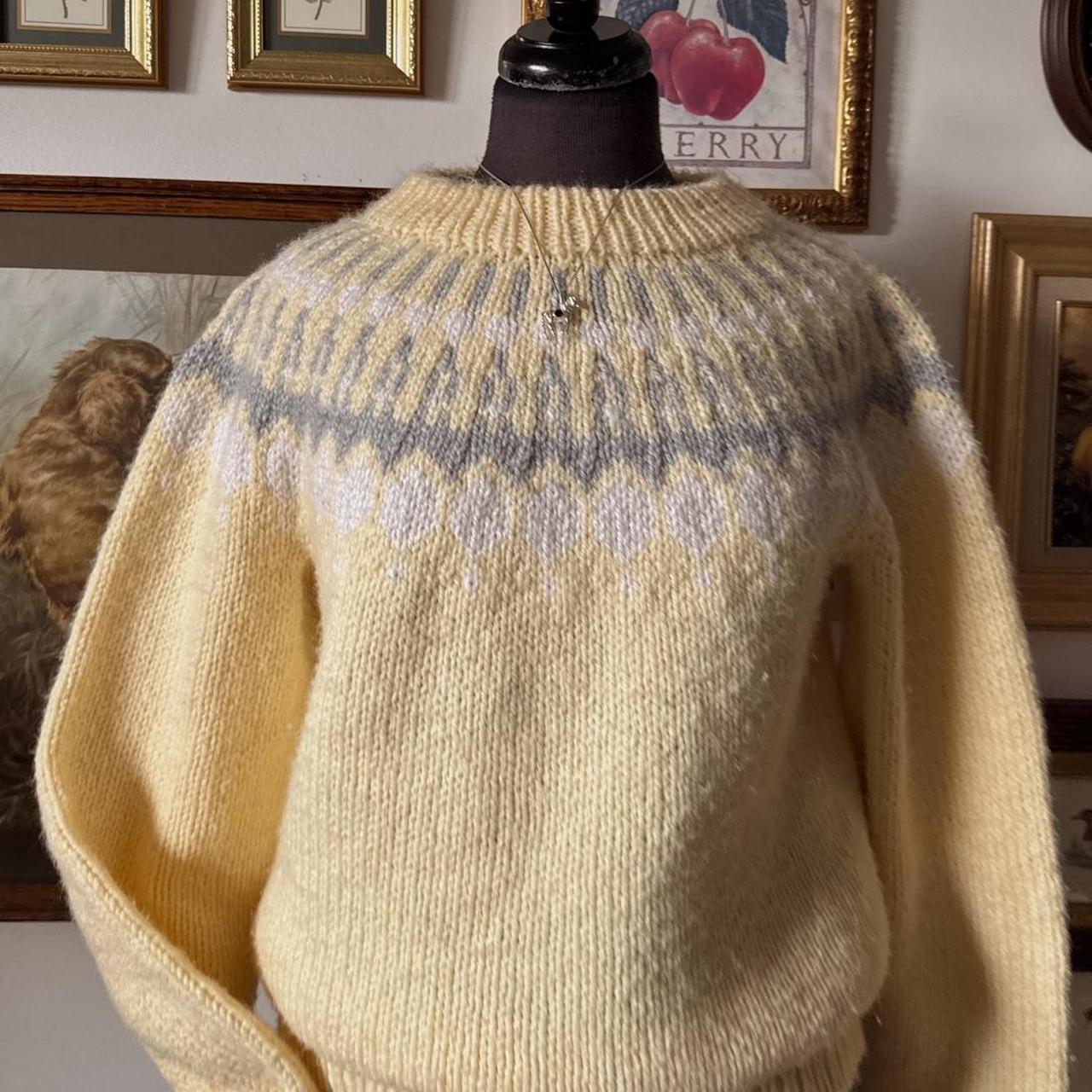 Butter yellow vintage knit sweater (S)