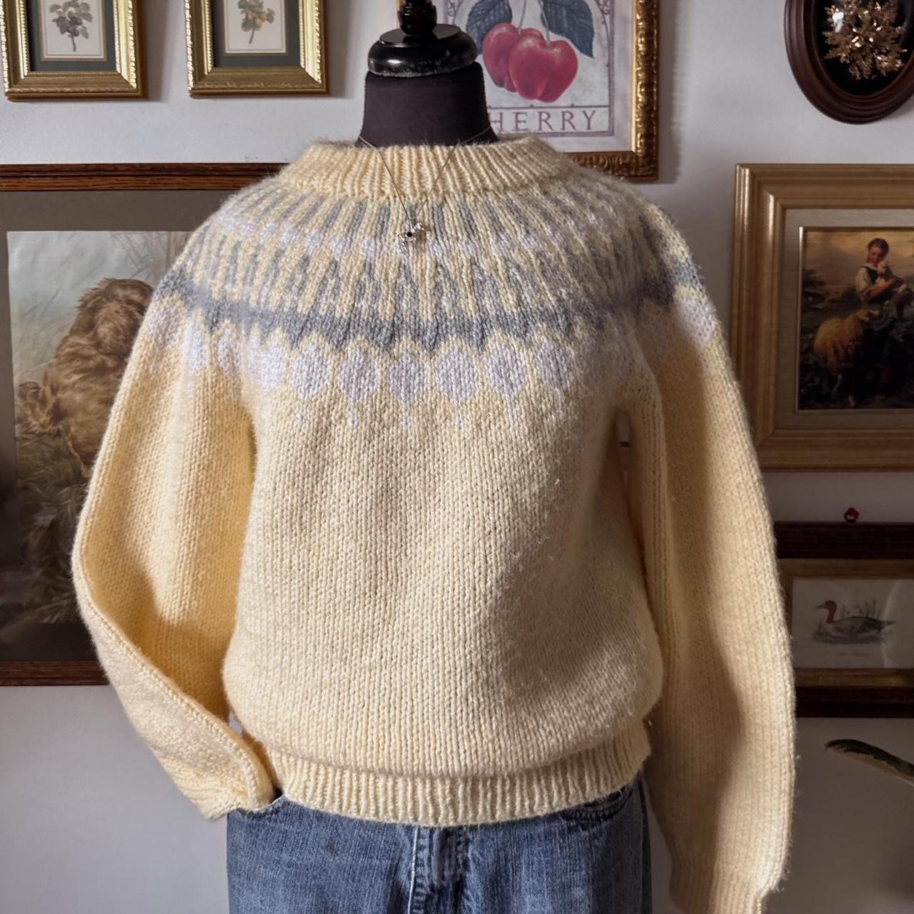 Butter yellow vintage knit sweater (S)