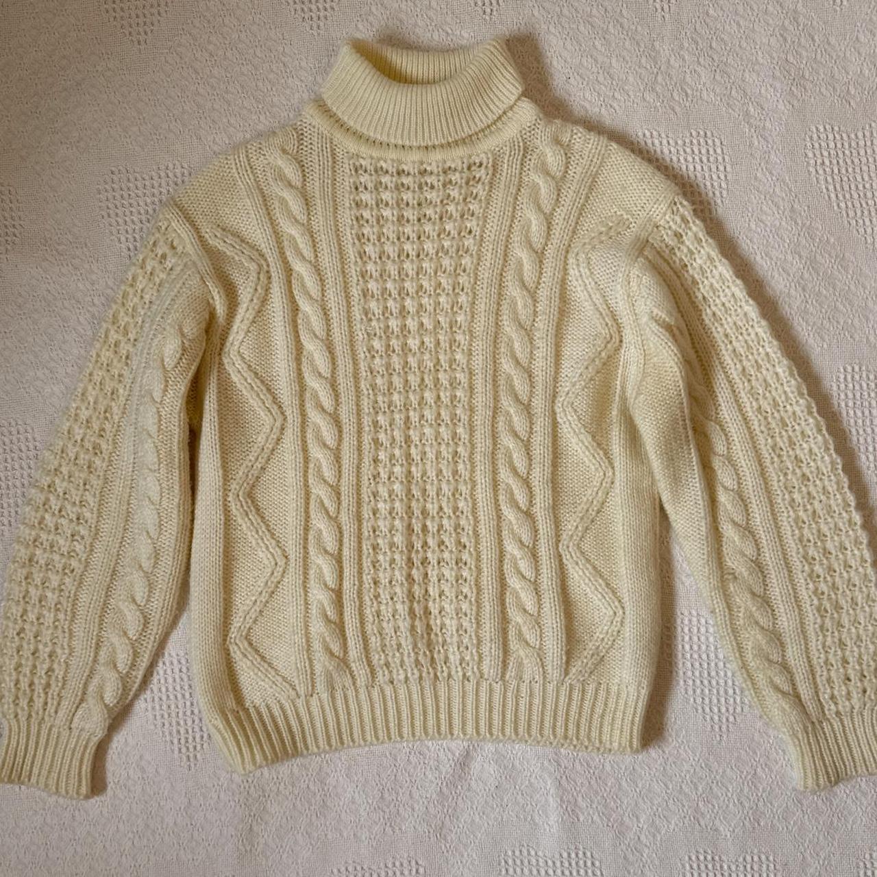 Cream cable knit turtleneck sweater (M)