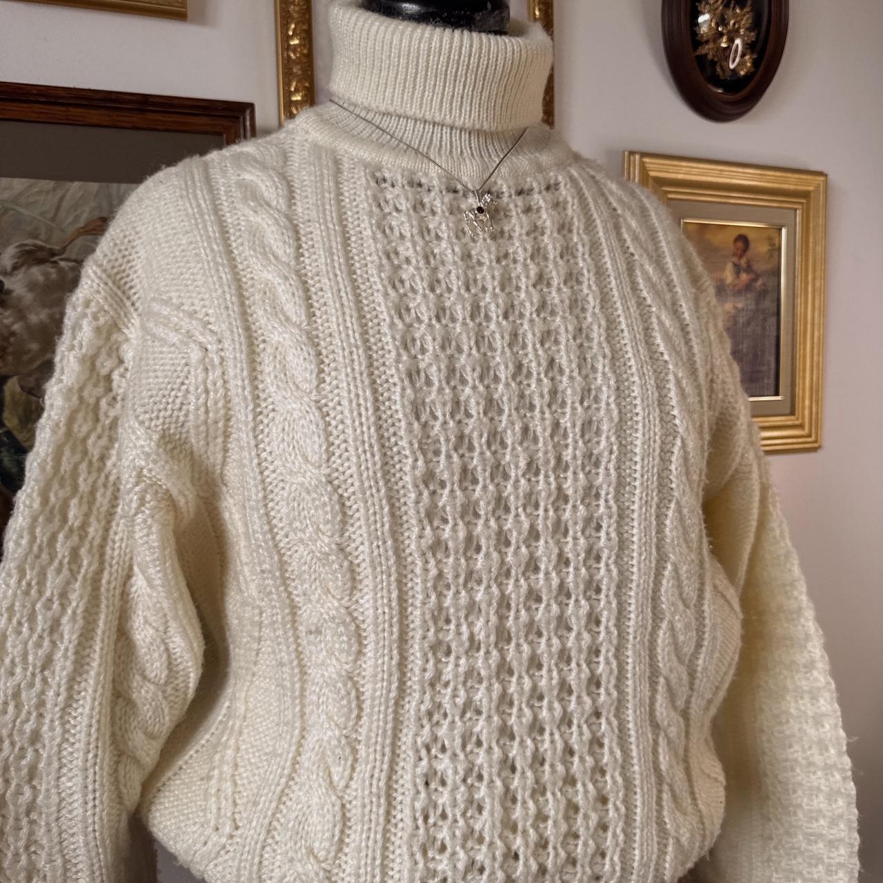 Cream cable knit turtleneck sweater (M)