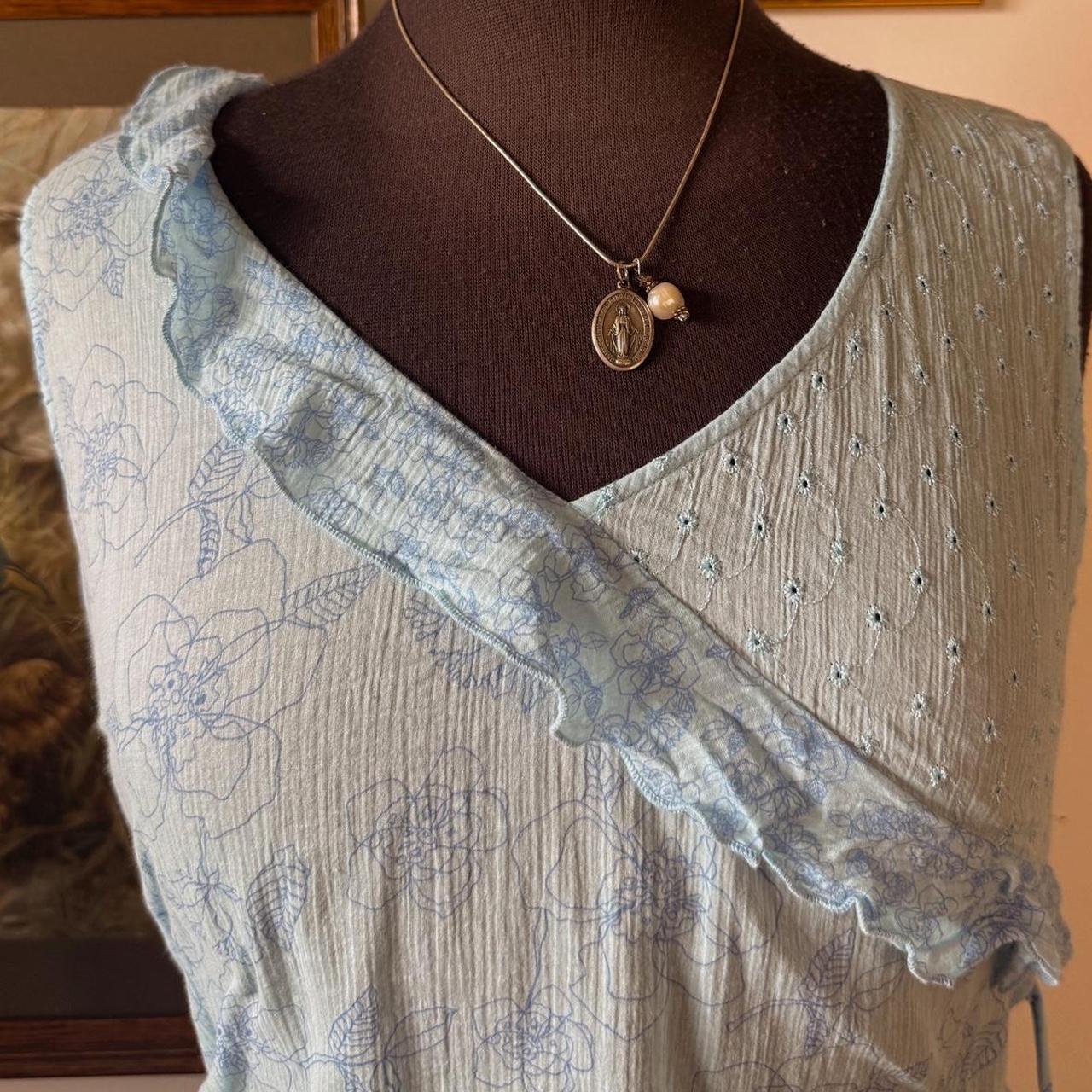 Light blue floral ruffle tank top (L)