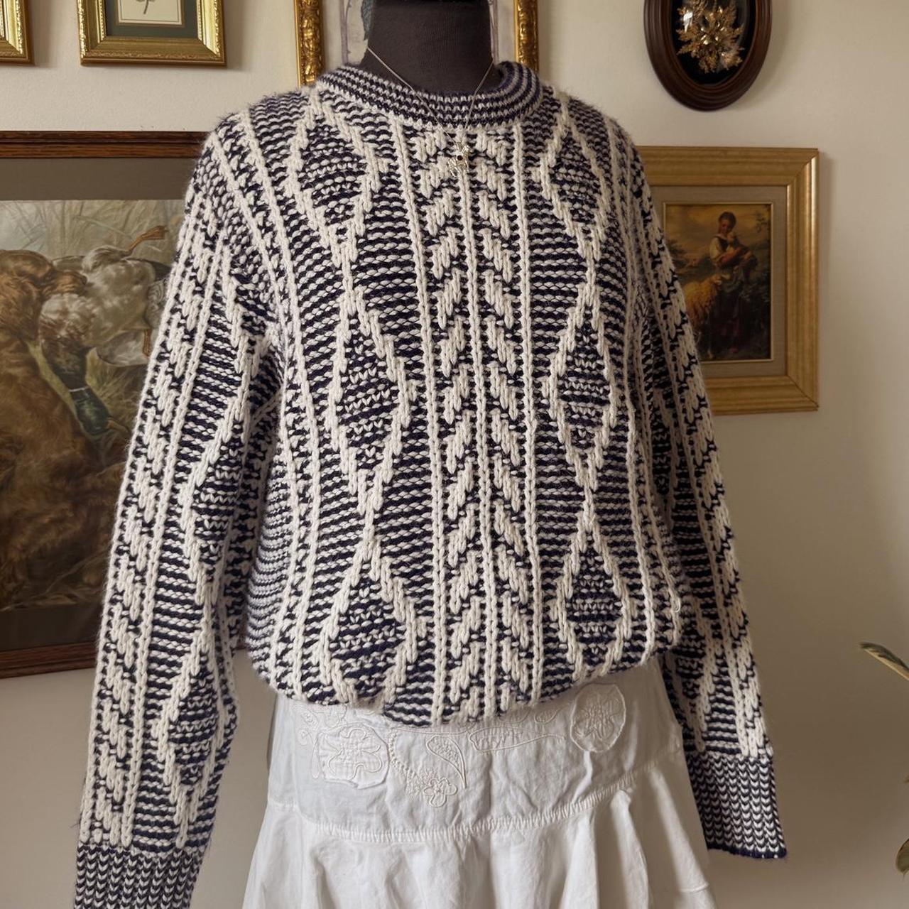 Navy fisherman knit sweater (S)