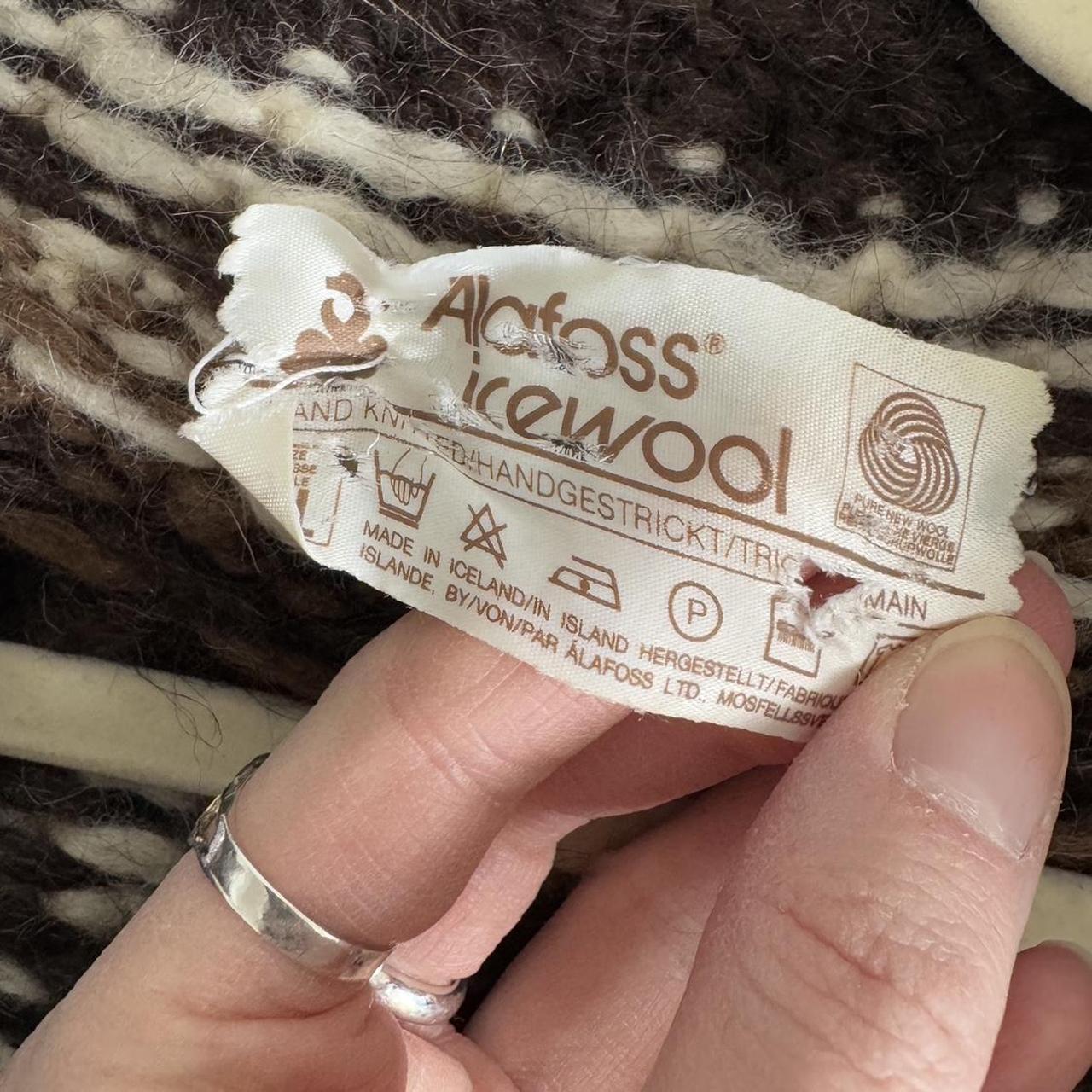 Brown vintage oversized knit cardigan (L)