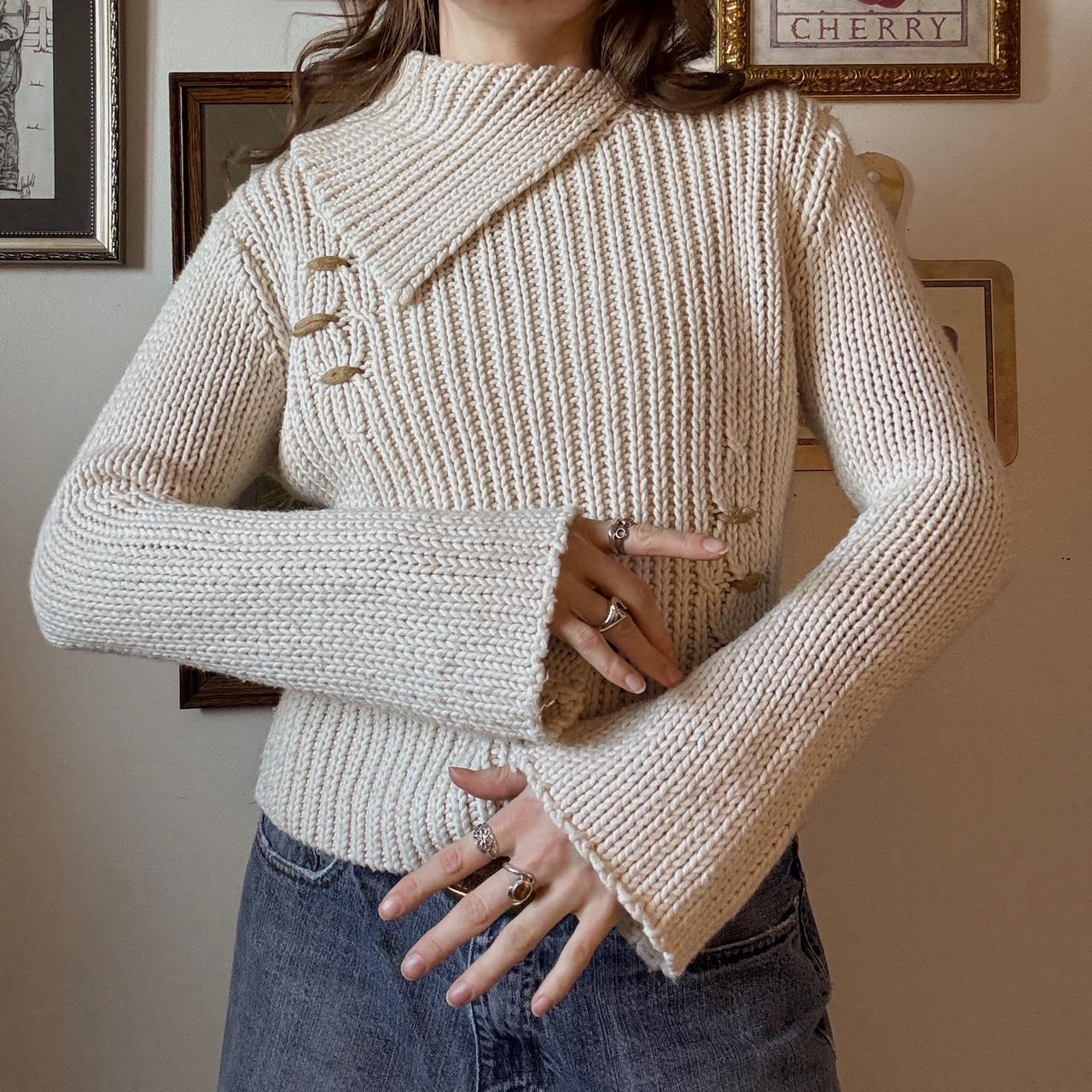 Y2K cream bell sleeve sweater (M)