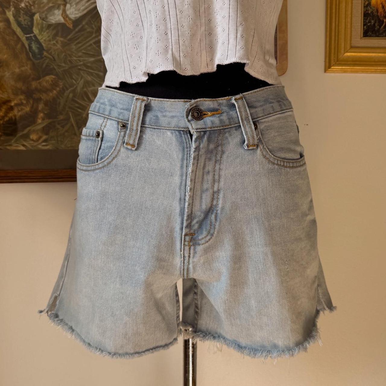 90s light wash denim shorts (30")