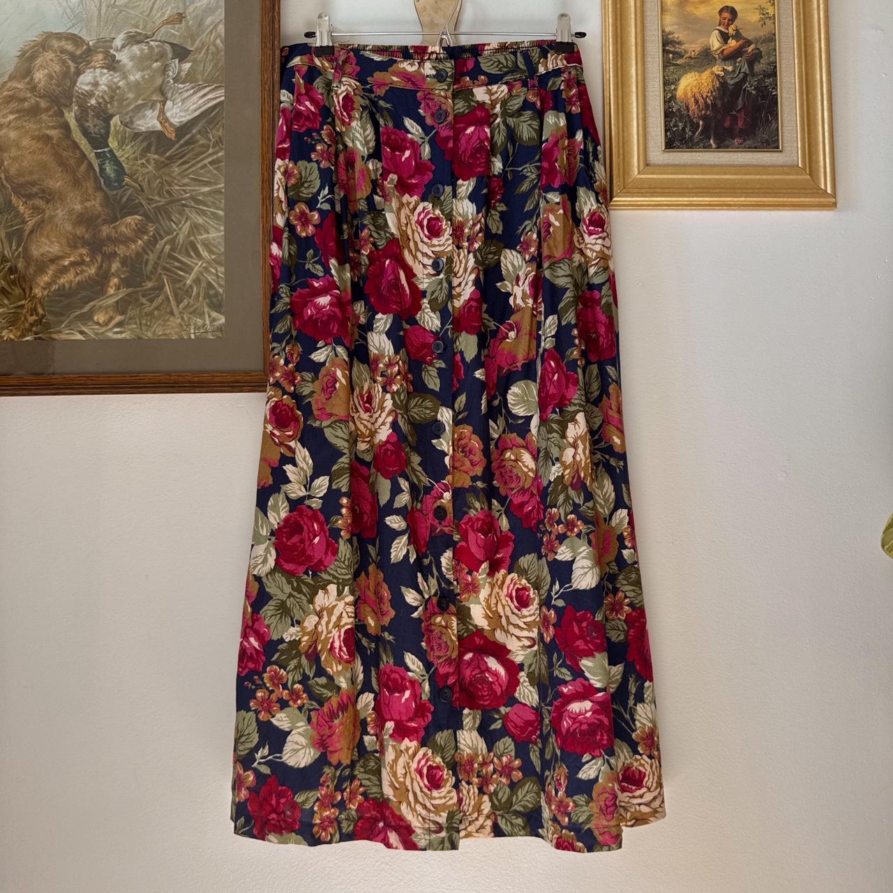 90s whimsigoth maxi skirt (M/L)