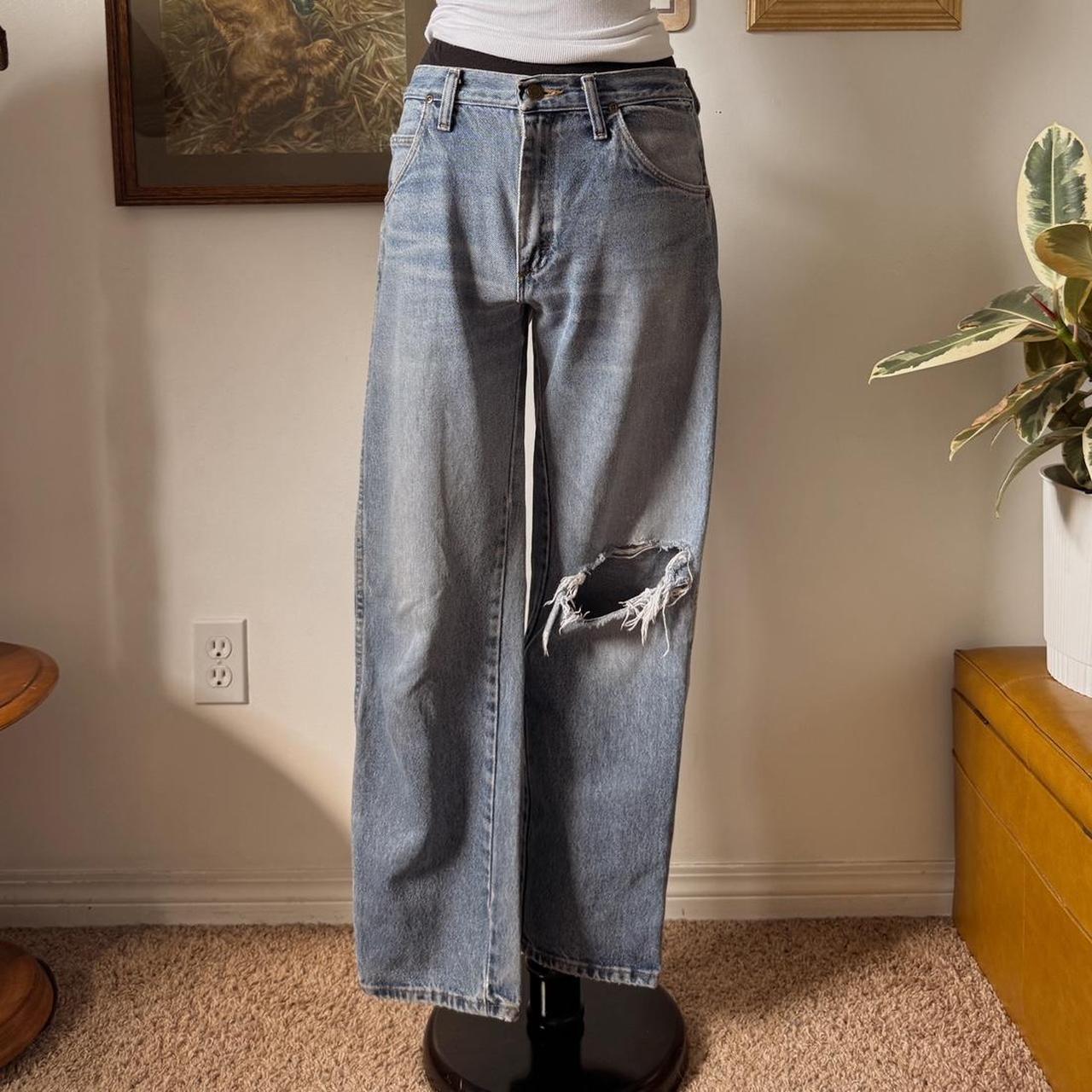 Distressed Wrangler blue jeans (32")