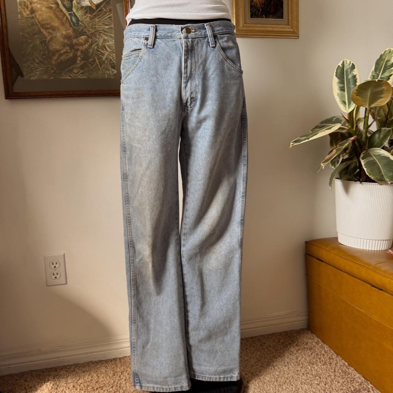 Baggy light wash wrangler jeans (33")