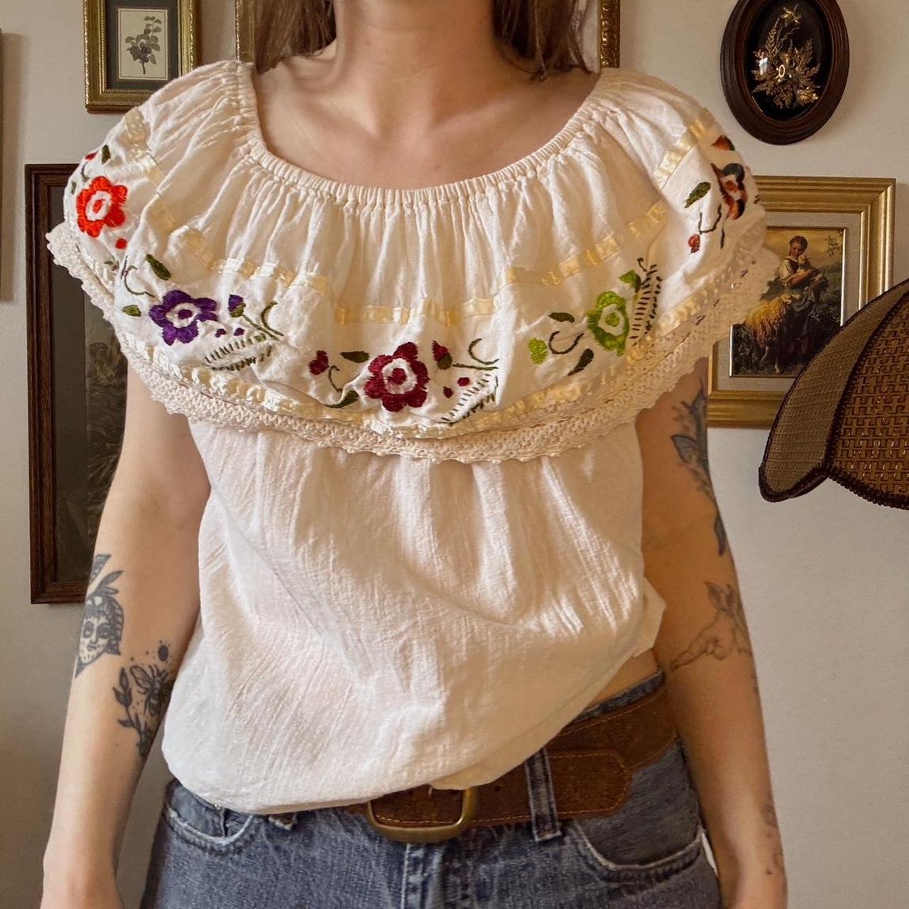 Whimsical ruffle summer top (L)