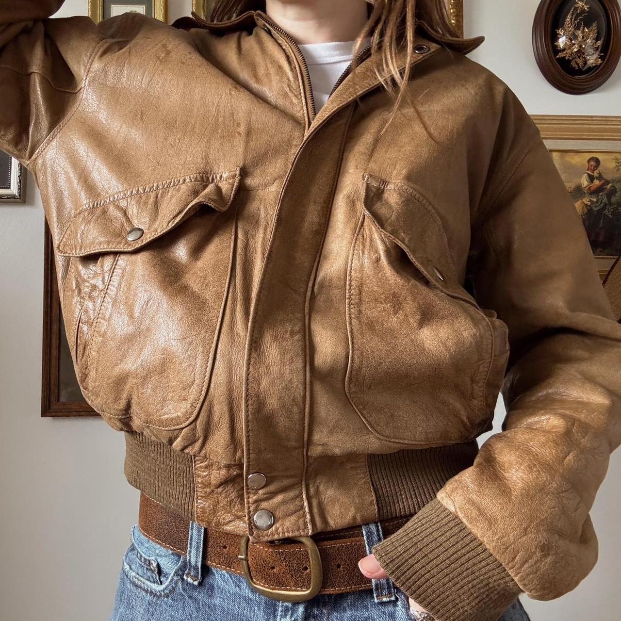Brown leather bomber jacket (M)