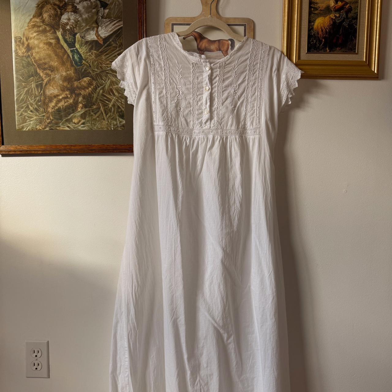 White lace vintage nightgown (S)